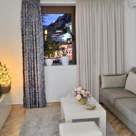 Aria Apartment Berat Bagian luar foto