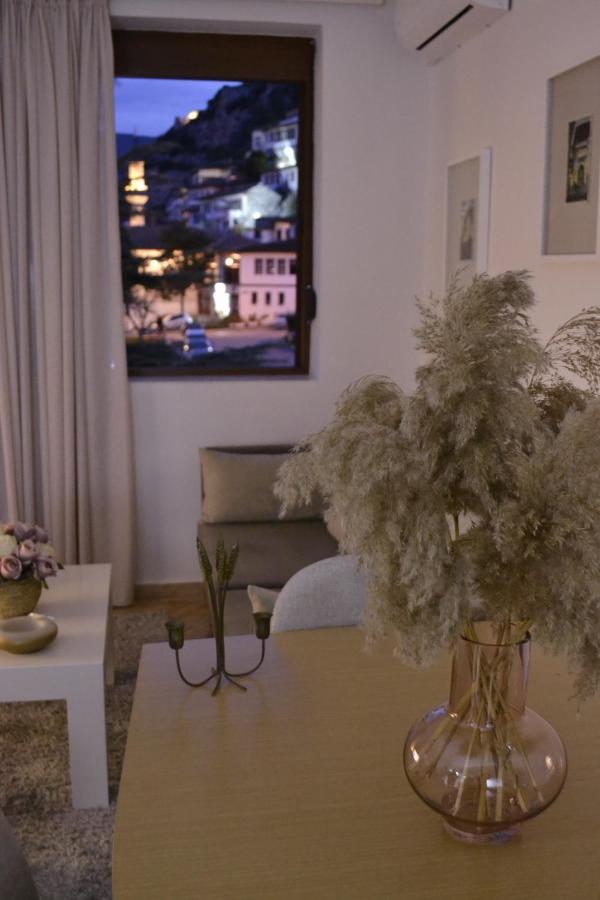Aria Apartment Berat Bagian luar foto