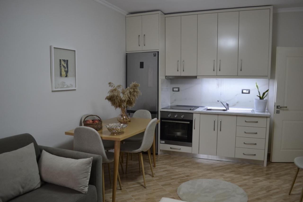 Aria Apartment Berat Bagian luar foto