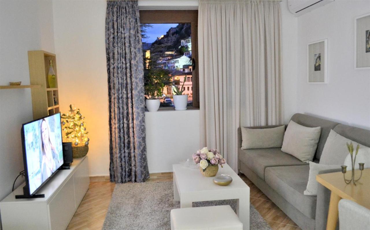 Aria Apartment Berat Bagian luar foto