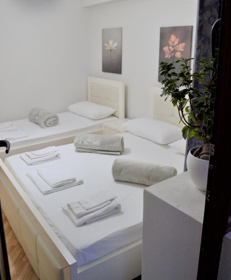 Aria Apartment Berat Bagian luar foto